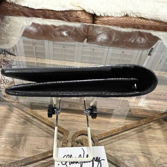 Louis Vuitton - Picture 12 of 12